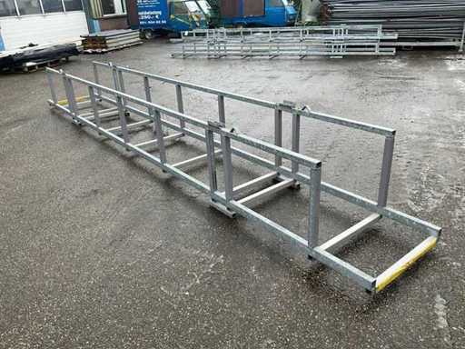 Langer Materialtransportstand (3x)