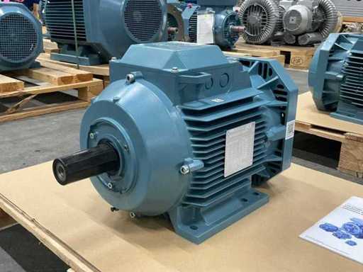 Moteur électrique ABB M3AA 132 MC4 2025