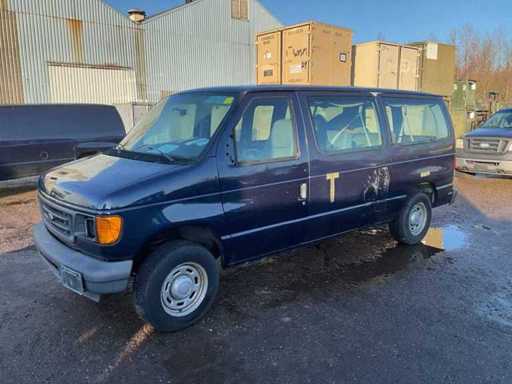 2005 Ford E150 Bus