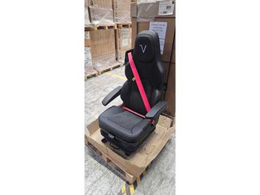 Luftgefederter Fahrersitz mit rotem Sicherheitsgurt – KAB Seating Ltd – 1 Stk