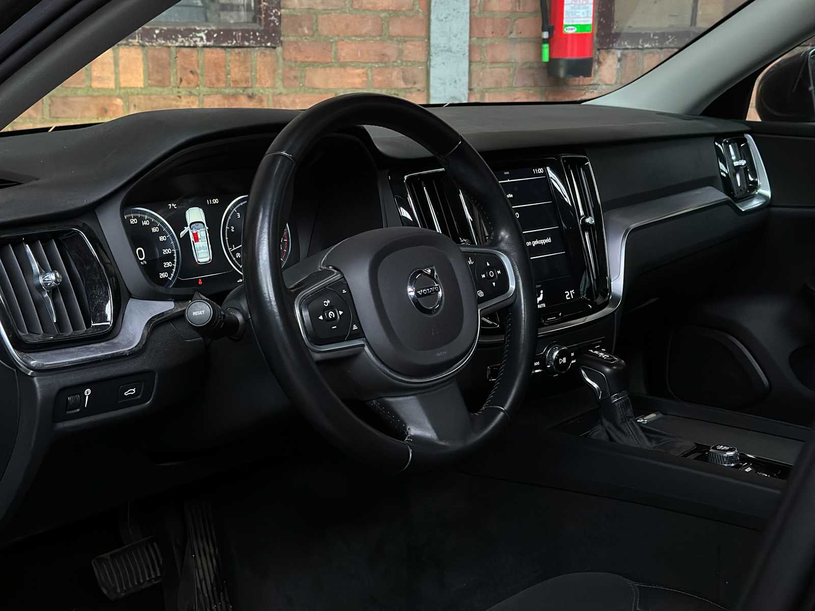 Volvo V60 2.0 T4 Momentum Proline 188pk 2019 (Original-NL), ZP-740-L