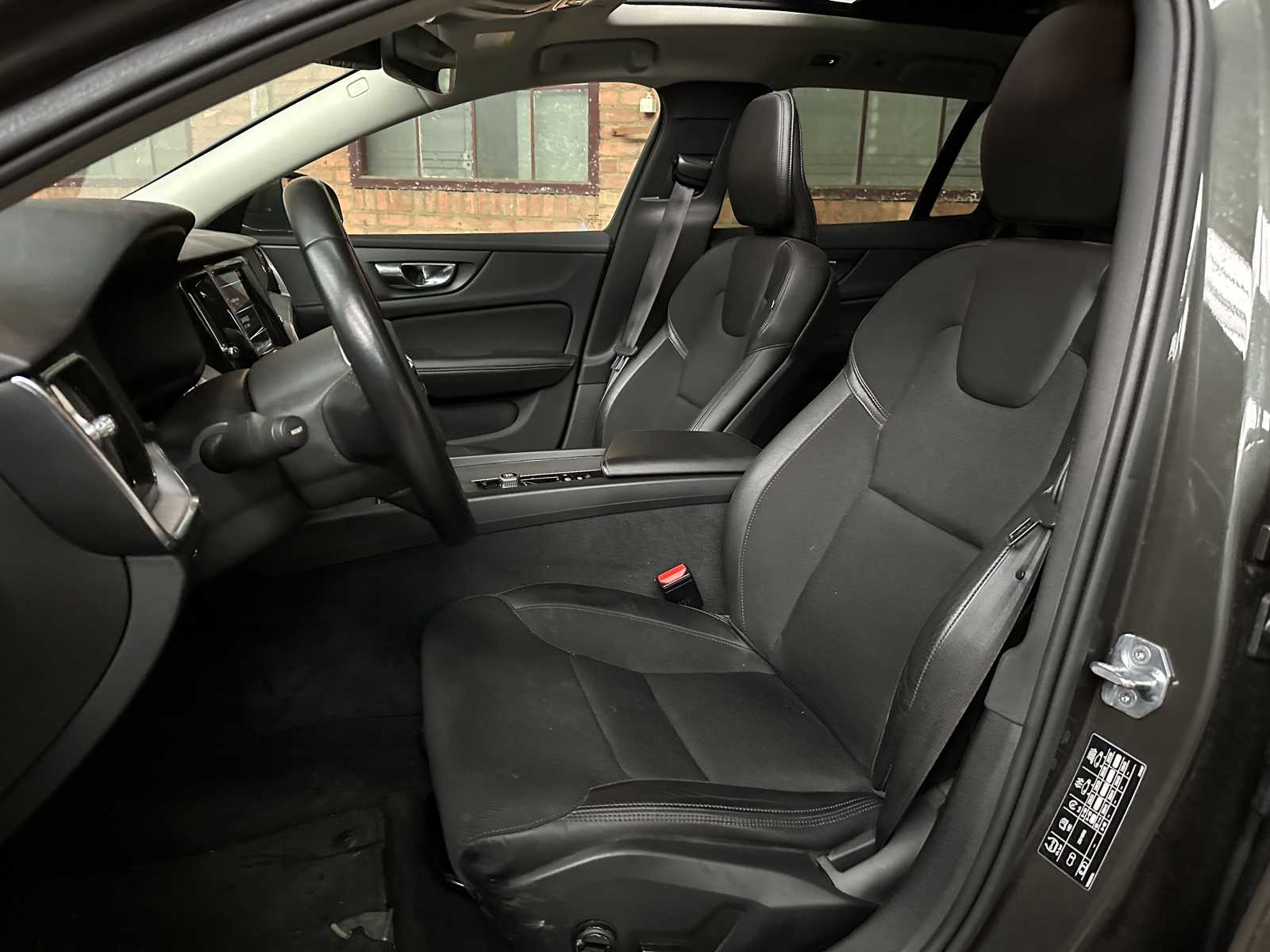 Volvo V60 2.0 T4 Momentum Proline 188pk 2019 (Original-NL), ZP-740-L