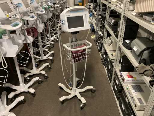 WelchAllyn Vital Signs 6000 series Patient Monitor