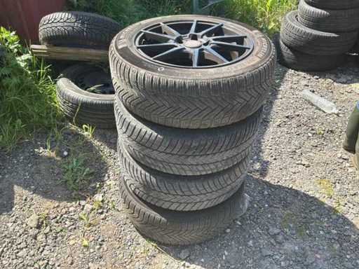 Multi-merk set van 4 banden + multi-merk velgen