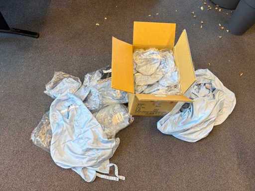 Schutzkleidung des Parteilabors
