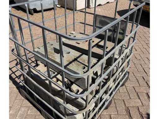 Plastic construction fence foot (14x)