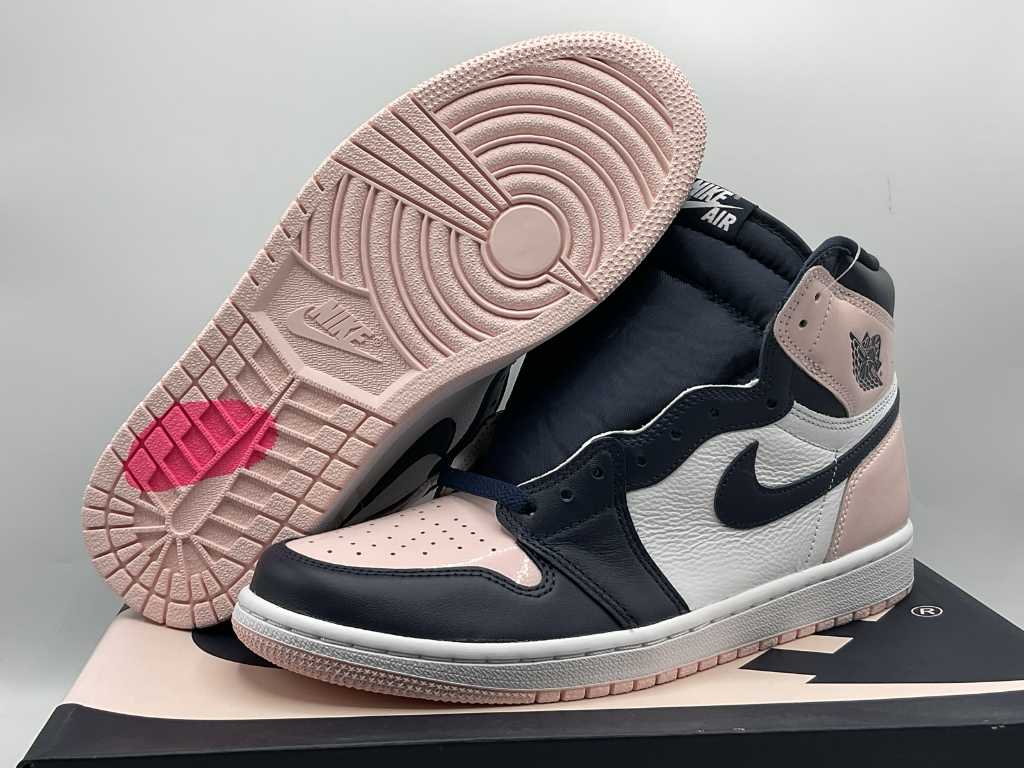 Nike Air Jordan 1 High OG Atmosphere Kobiety Trampki 43
