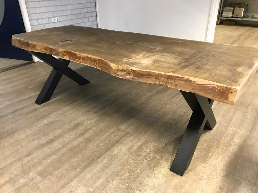 Stół z pnia drzewa 240cm