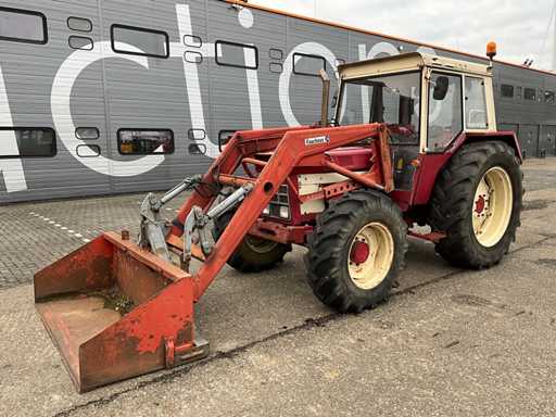 International 844AS Vierwielaangedreven landbouwtractor