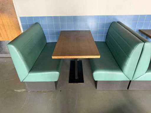 Satellit – 2x Restaurantbank mit Tisch