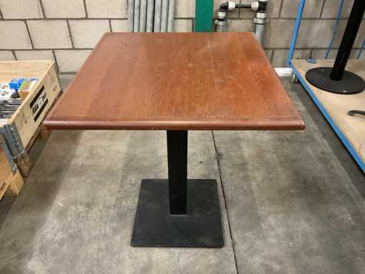 Restaurant table (2x)