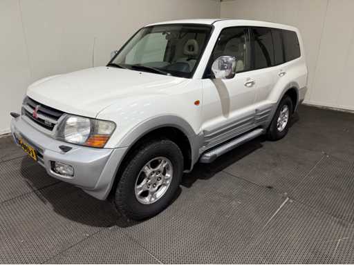 Mitsubishi - Pajero - 7 Persoons - 4x4 - Benzine - Personenauto - 2000