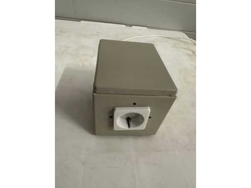 Lowe - 115 V / 230 V Transformer