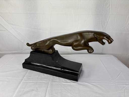 Panter? de bronz cu baz? de marmur?