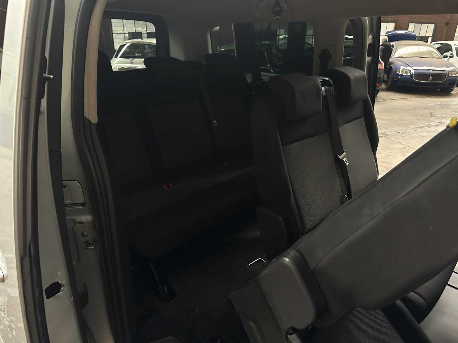 Peugeot Expert Traveller 1.5 9-Sitzer 120 PS 2019