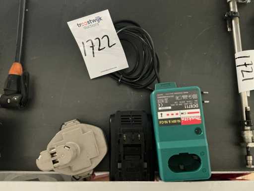 Charger with 2accuks