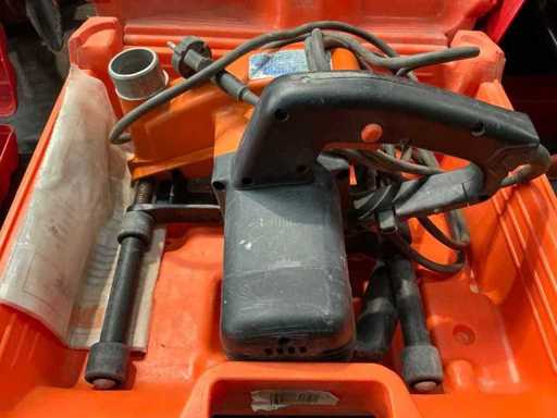 Polizor de șanț D77E cu salivă