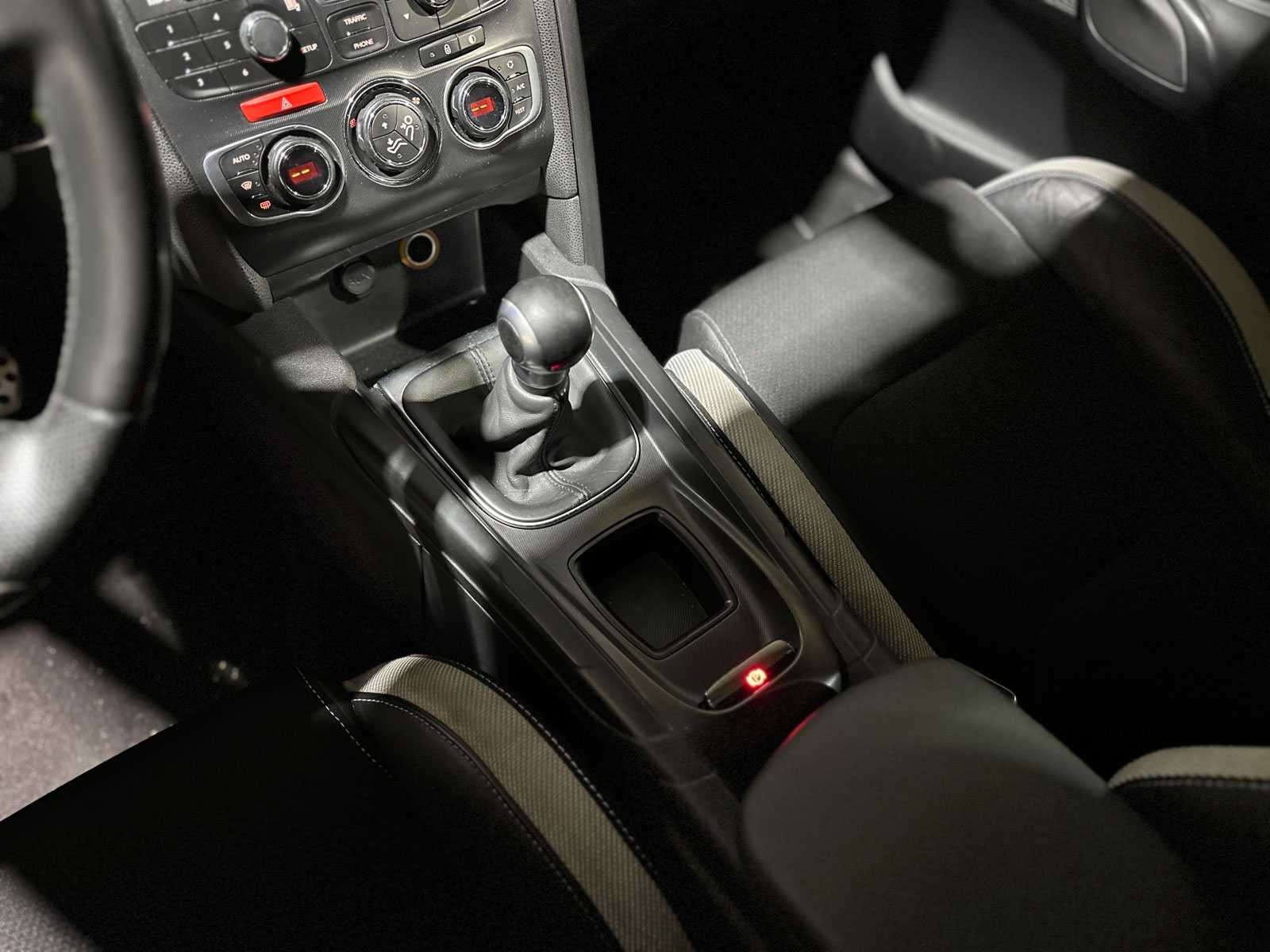 Citroen DS4 1.6 VTi So Chic 120pk 2011 (Origineel-NL), 32-RSX-3