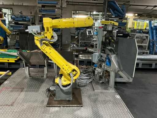 2014 Fanuc M 20 i 6-axis robot