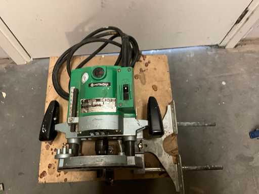 Hitachi Router