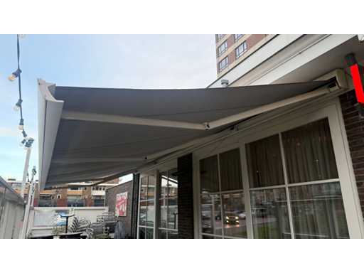 Umbrelul solar cu braț articulat din aluminiu Somfy Electric