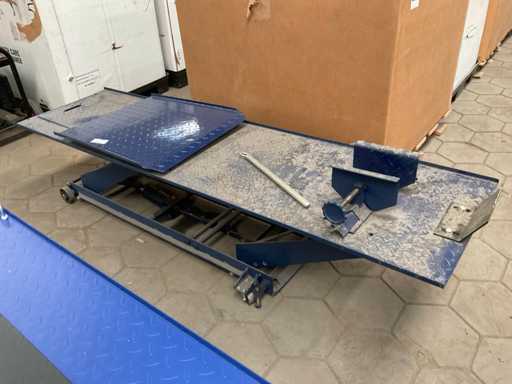 Motorcycle lift table