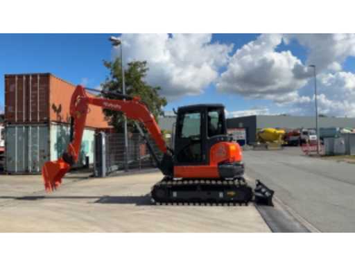 68291f3f-2a80-4012-b327-2c5eb6a91161.mp4