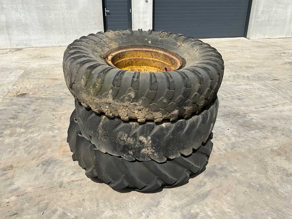 Various tyres (3x)