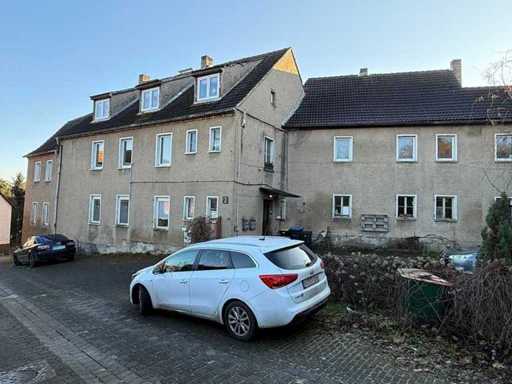 Edificio di appartamenti (3 su 5 affittati, affitto € 9.900,=) nel centro di Gerbstedt, Halle - Germania