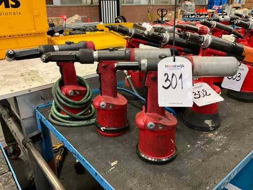 FAR Various pneumatic blind rivet nut pliers (3x)