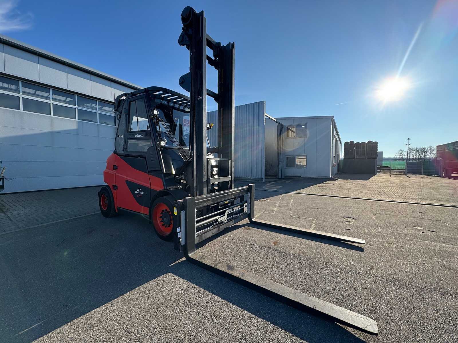 2019 S+UVV 02/2026 Linde E70 7.000kg Electric Forklift Forklift 3.+4.Valve 15.226 hours