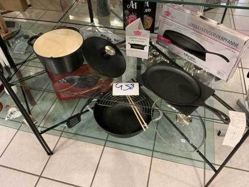 Penzola da cucina, wok e + casseruola ovale in ghisa