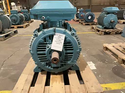Silnik elektryczny ABB 90KW 3000RPM 400/690V B3 T280SM