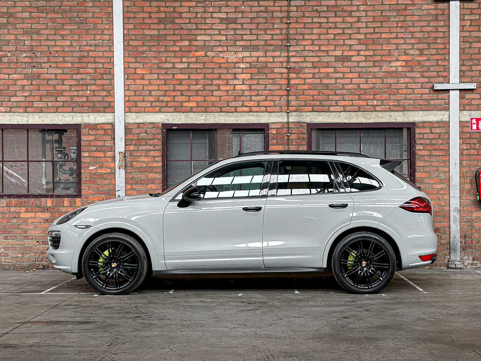 Porsche Cayenne S 4.8 V8 Sport-Chrono 400pk 2013, JP-842-T