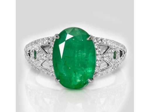 Luxe ring in Natural Zambia Green Emerald 4,60 carat