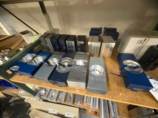   Clamping jaws for hydraulic machine vices