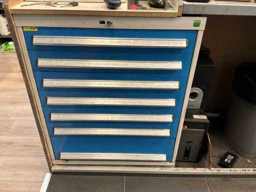 Komoda Bott z narzędziami i materiałami