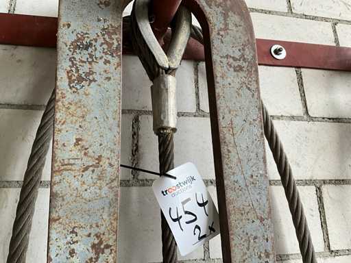 Steel Rope with Hooks (2x)