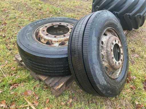 Reifen mit Felge (2x)