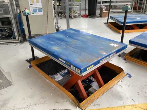 Scissor lift 2000 Kg