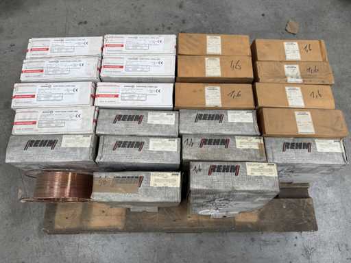   Muchos cables de soldadura 