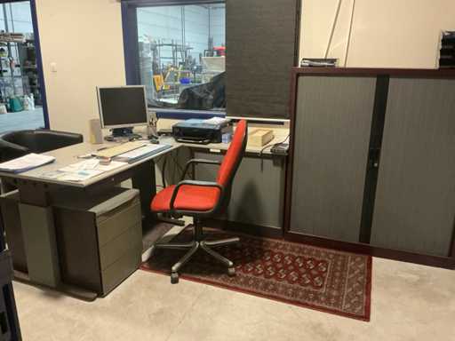 Bureauopstelling L-vorm