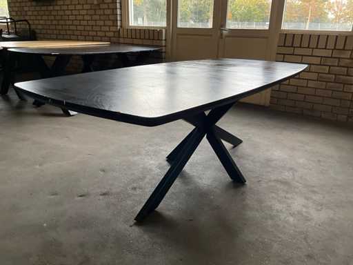 Table de salle à manger en bois