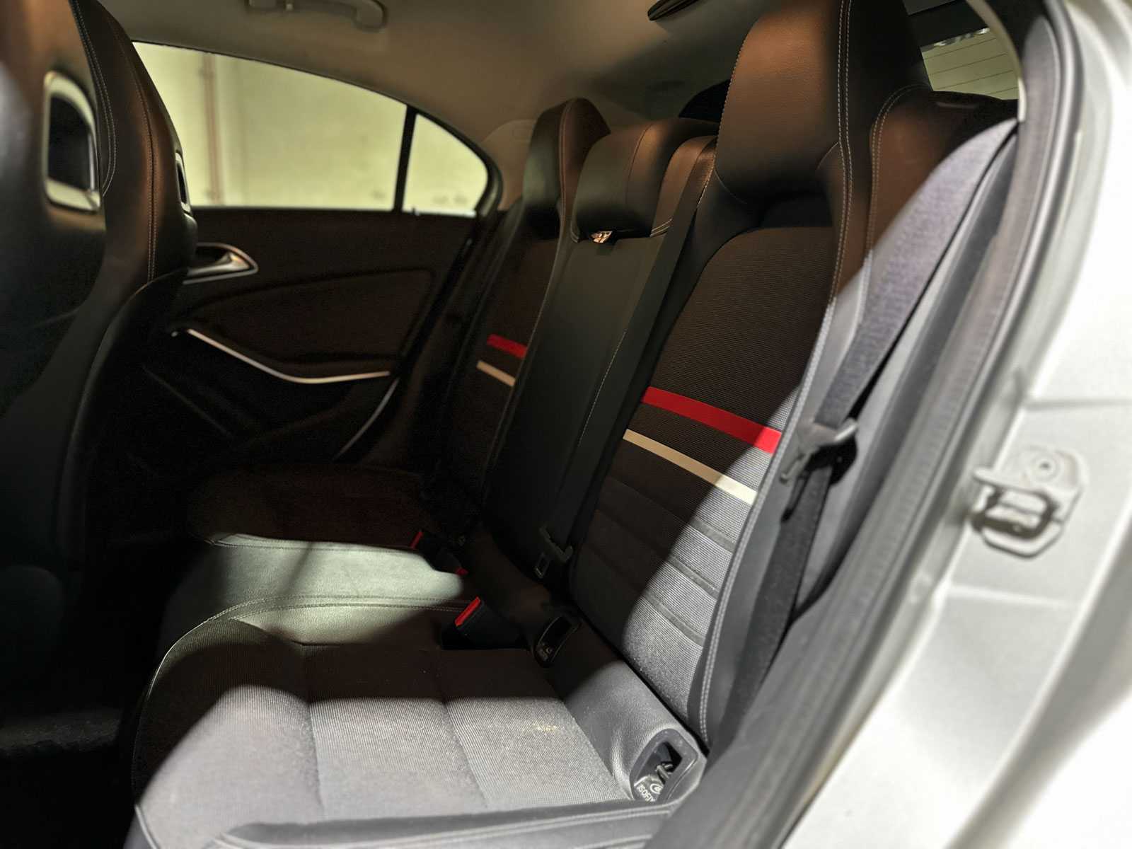 Mercedes-Benz A180 Ambition A-klasse 121pk 2012 (Origineel-NL), 75-ZJJ-1