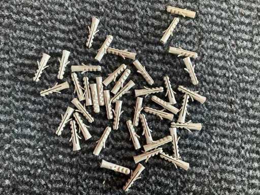 Lot of plugs 5x25 (6000x)