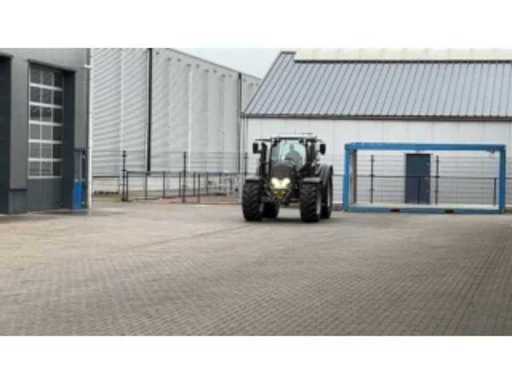 32192600-7eb4-475d-b1a8-f396e659bda4.mp4