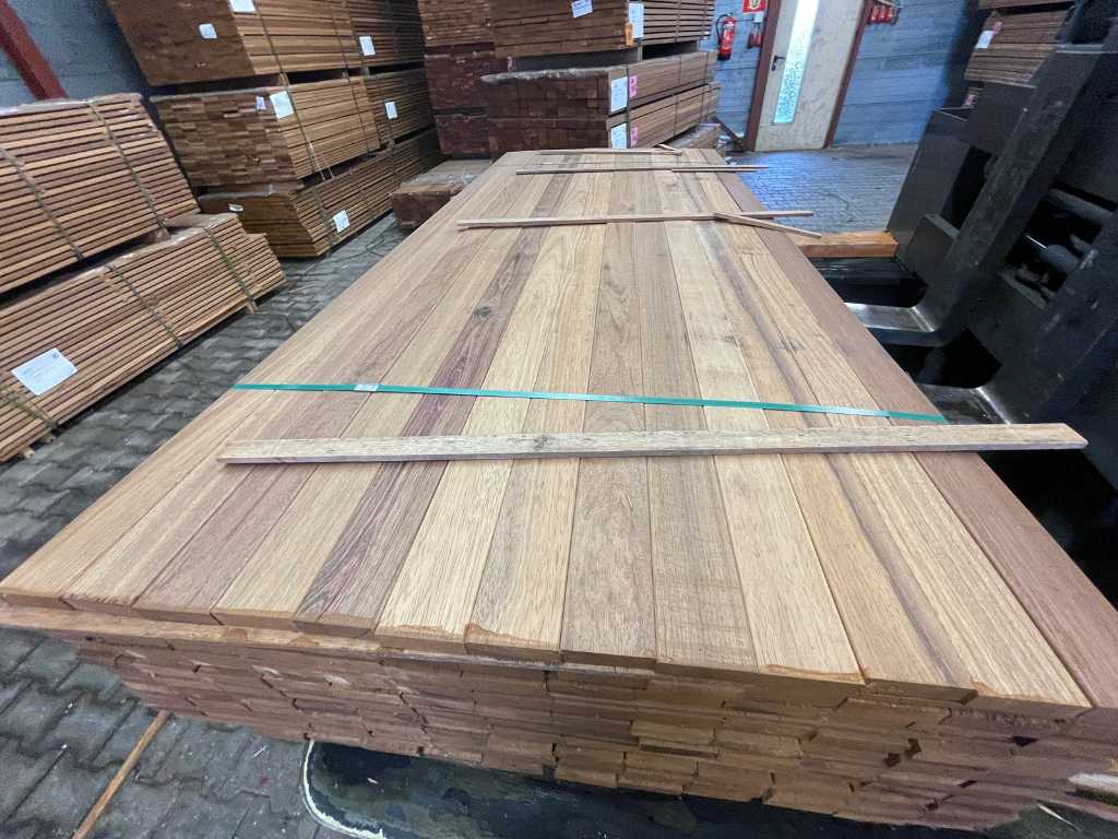 Guyana Teak hardhouten planken geschaafd 21x70mm, lengte 215cm (117x)