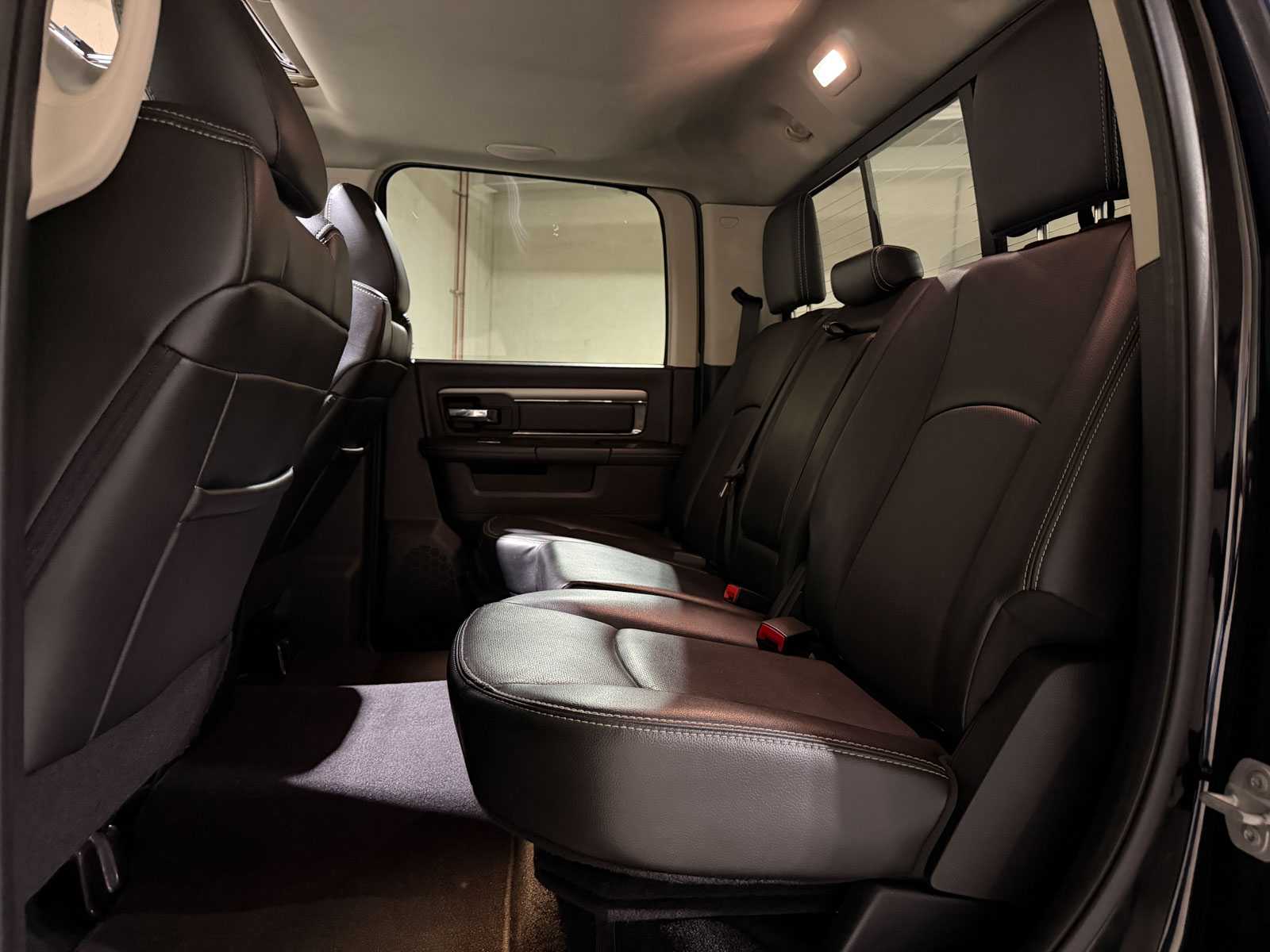 Dodge Ram 1500 5.7 V8 Quad Cab 6'4 401hp 2015 (Original-NL), VN-540-B Commercial Vehicle