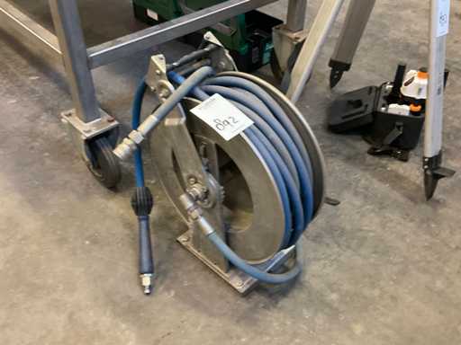 Stalowy kołowrot do węża powietrznego