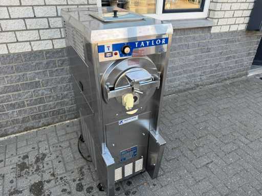 Taylor - 121-62 - IJsmachine